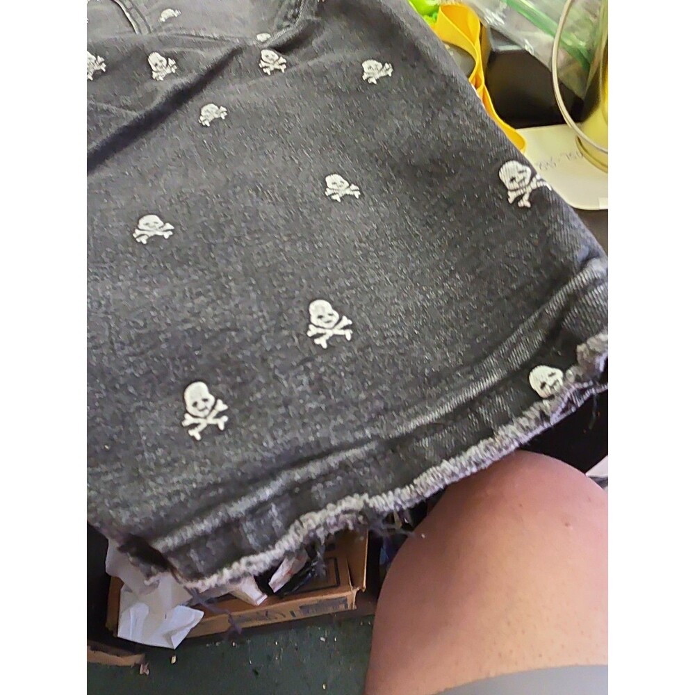 Waimea Skinny Fit Skull And Crossbone Shorts 36 Waist Streetwear Skating - Picture 6 of 6